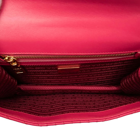 Gebrauchte weiche Kalbleder Chevron Impunture Turn-Lock-Ketten-Crossbody-Tasche - Image 4