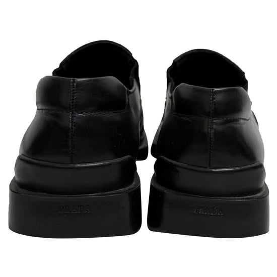 Prada Schwarzleder Slipper mit quadratischer Zehenpartie - Image 3