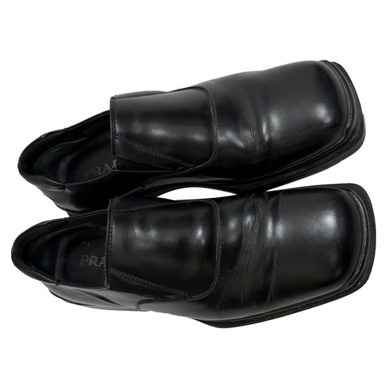 Prada Schwarzleder Slipper mit quadratischer Zehenpartie - Image 5