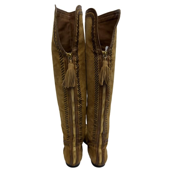 Jimmy Choo Knöchelhohe Stiefel mit Fransenakzenten aus braunem Wildleder - Image 3