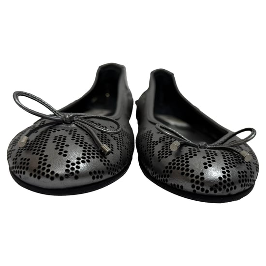 Jimmy Choo Perforierte Ballerinas aus metallisch silbernem Leder - Image 2