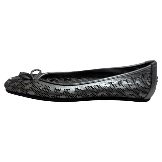 Jimmy Choo Perforierte Ballerinas aus metallisch silbernem Leder - Image 6