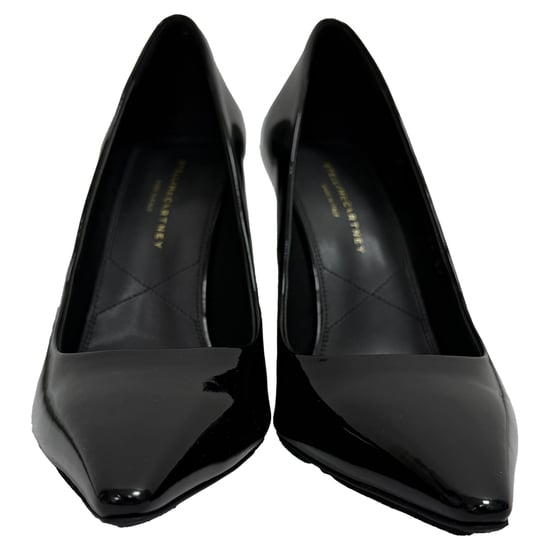 Stella McCartney Elsa-Pumps aus schwarzem Lackleder - Image 2