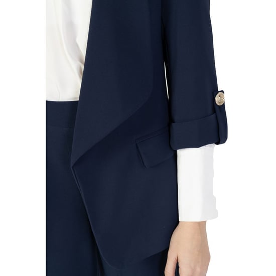 Taillierter Blazer mit 34-Ärmeln - Image 4