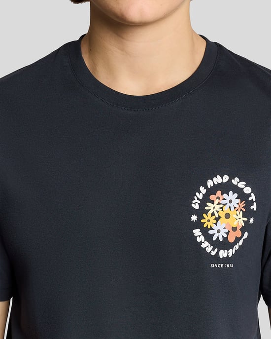 Z271 Lyle & Scott Nature T-Shirt in Dunkelblau - Image 5
