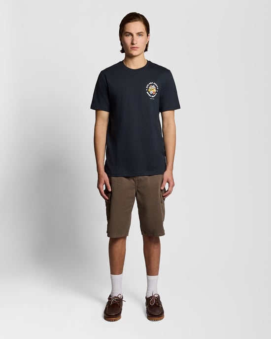 Z271 Lyle & Scott Nature T-Shirt in Dunkelblau - Image 6