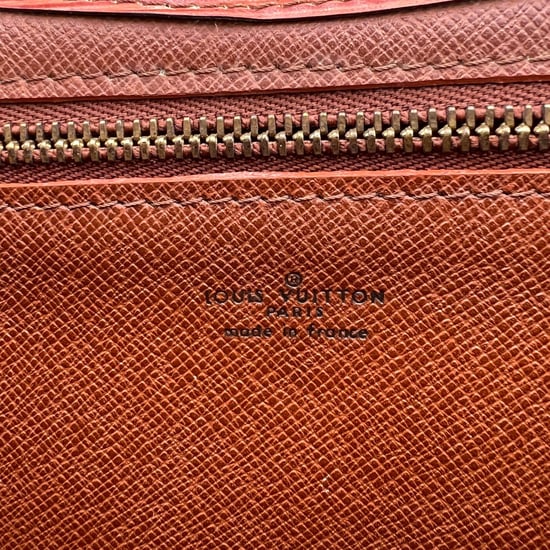 Louis Vuitton Leather Clutch Bag Montaigne - Image 4