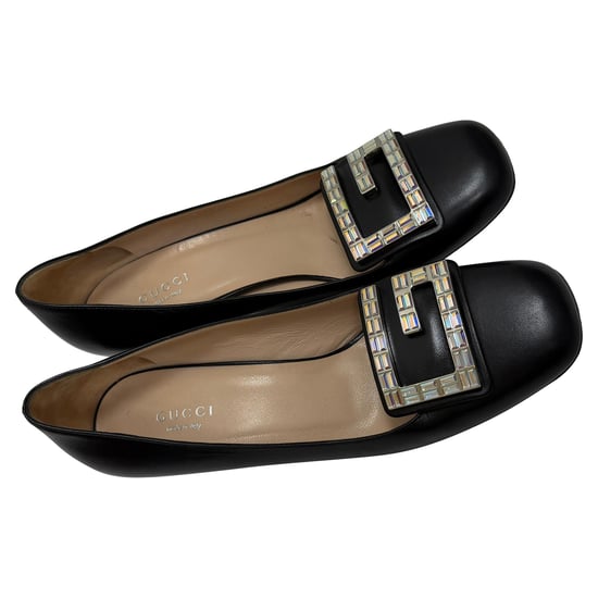 Gucci G-verzierte Blockabsatzpumps aus schwarzem Leder - Image 5