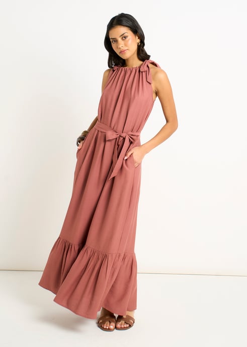 Maxikleid mit schrägem Ausschnitt und Trapezschnitt in Rostrot - Image 3