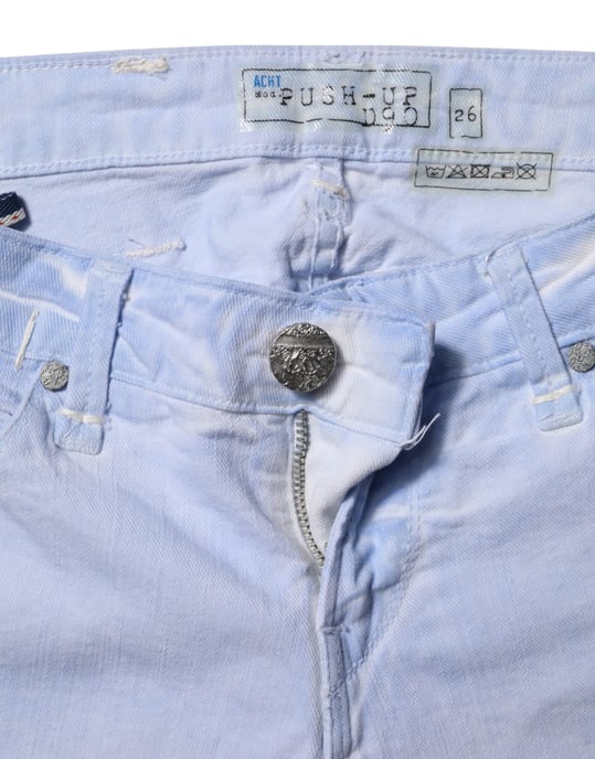 Acht Hellblaue Baumwolle Slim Fit Denim Niedrigbund Jeans - Image 4