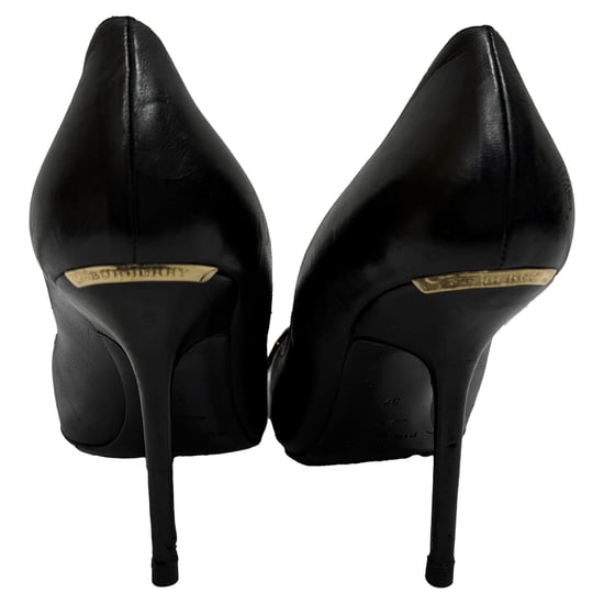 Burberry Pumps mit Schleifenverzierung und spitzer Zehenpartie aus schwarzem Leder - Image 3