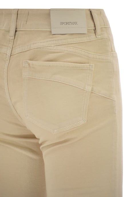 Enna - Jeanshose mit Mini-Schlaglinie - Image 4