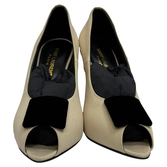 Saint Laurent Franky Peeptoe-Pumps aus cremefarbenem Satin - Image 2