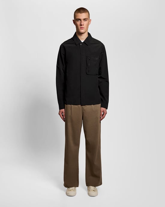 Leichte Utility-Taschen-Übershirt - Image 2