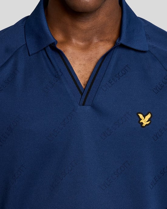 Sport Poloshirt mit geprägtem Fußball-Motiv - Image 3