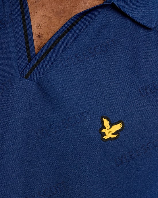 Sport Poloshirt mit geprägtem Fußball-Motiv - Image 6