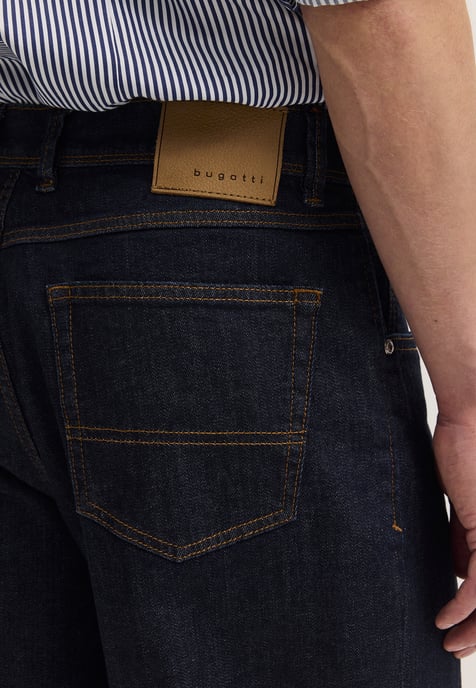 Bugatti Herren Jeans aus Kaihara Raw Denim - Image 4