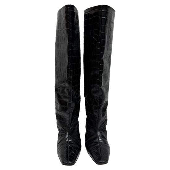 Totemé Kniehohe Stiefel mit Krokodilprägung aus schwarzem Lammleder - Image 2