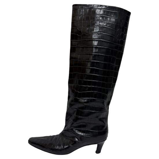 Totemé Kniehohe Stiefel mit Krokodilprägung aus schwarzem Lammleder - Image 4