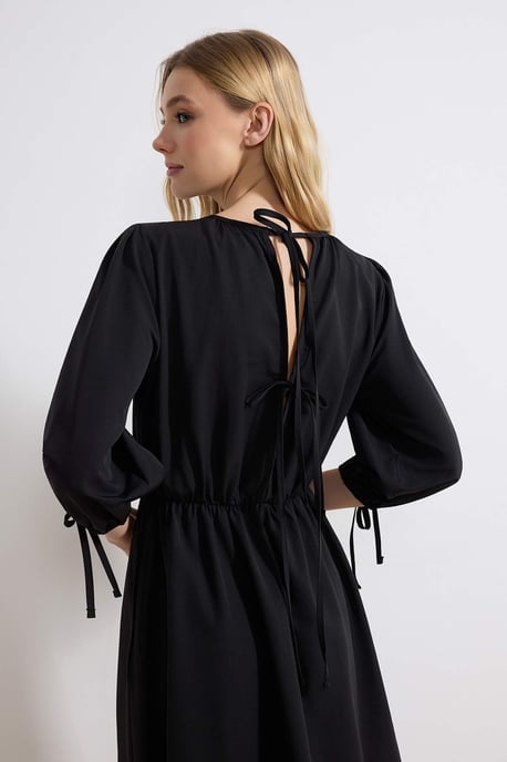 Turkishsouq Maxikleid für Damen mit flachen Truvakar-Ärmeln, A‑Linie - Schwarz - Image 2