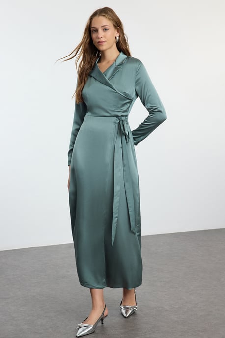 Grünes, gerades, langes, bequemes Hijab-Abendkleid für Damen, geeignet für Tag und Nacht. - Image 1