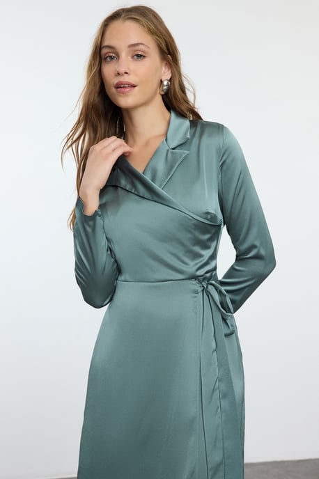 Grünes, gerades, langes, bequemes Hijab-Abendkleid für Damen, geeignet für Tag und Nacht. - Image 4