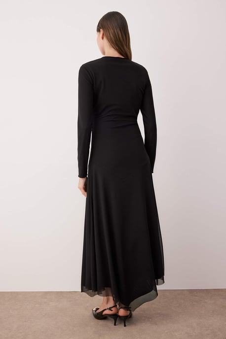 Langes, elegantes, figurbetontes Maxikleid mit Hijab für Damen – perfekt für den Abend. - Image 3