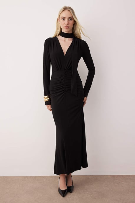 Elegantes, langes, figurbetontes Maxikleid für Damen – perfekt für den Abend. - Image 1