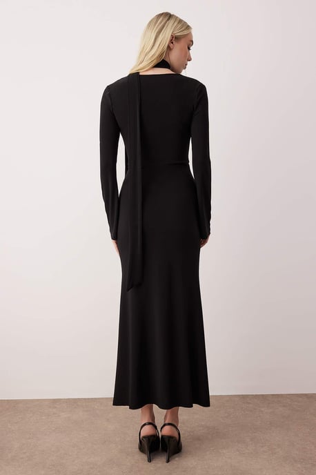 Elegantes, langes, figurbetontes Maxikleid für Damen – perfekt für den Abend. - Image 3