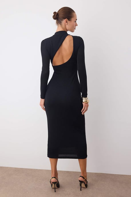 Unifarbenes, langes, figurbetontes Maxikleid für Damen, ideal für Abschlussfeiern oder Ball. - Image 3