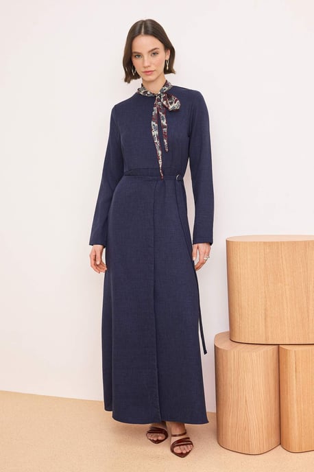 Marineblaues, flaches, langes Skater-Hijab-Kleid für Damen - Image 1