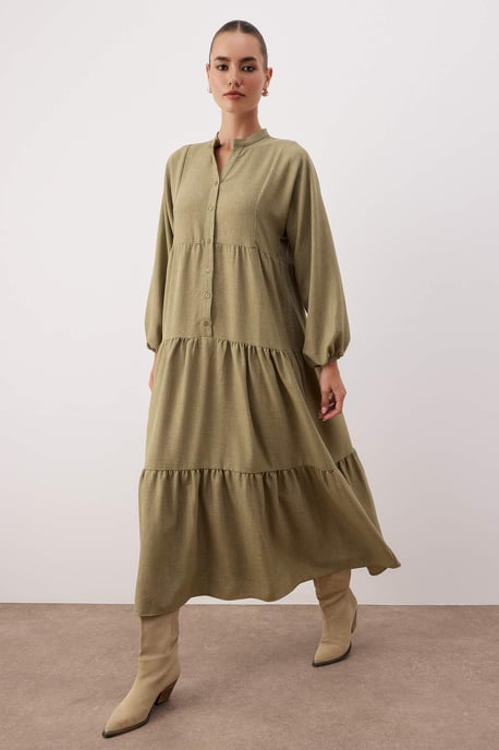 Langes, gerades, lässiges/alltagstaugliches Maxikleid in A-Linie mit dezentem Schnitt - Image 4