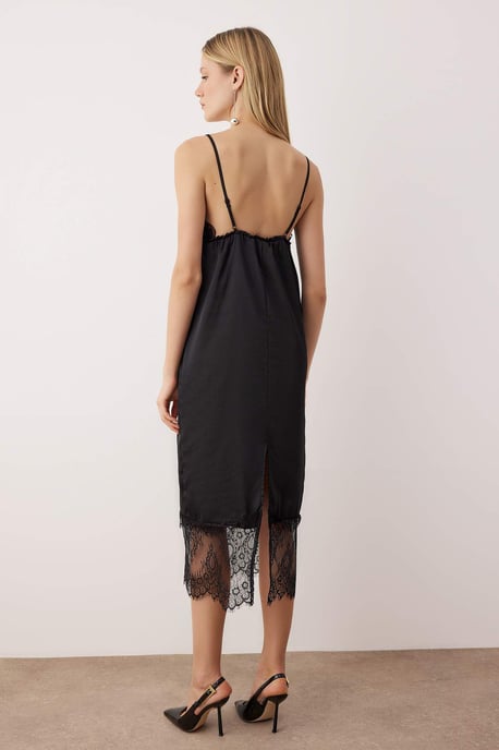 Elegantes, ärmelloses Midi-Kleid für Damen, ideal für den Abend. - Image 3