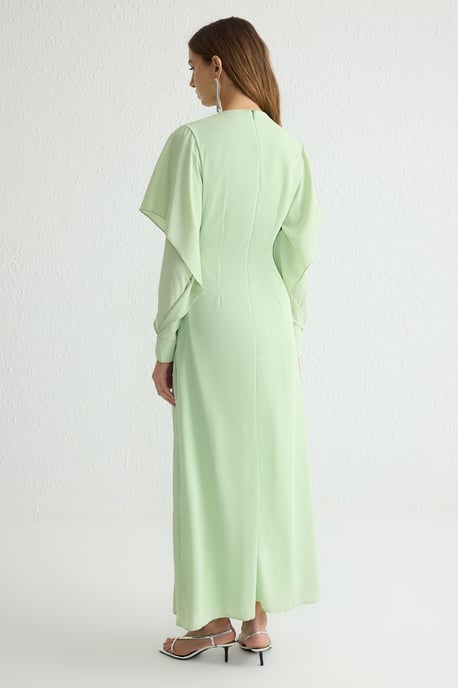 Grünes, schlichtes, langes, elegantes Abendkleid für Damen – lässig geschnitten und dezent - Image 3