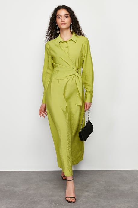 Langes, einfarbiges, lässiges, modisches Kleid für Damen in normaler Passform - Image 4