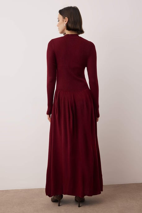 Langes, gerades, lässiges/alltagstaugliches Skater-Hijab-Kleid für Damen - Image 3