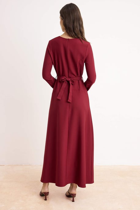 Damen-Maxikleid mit flachem, langem Schnitt und Hijab-Schnitt - Image 3