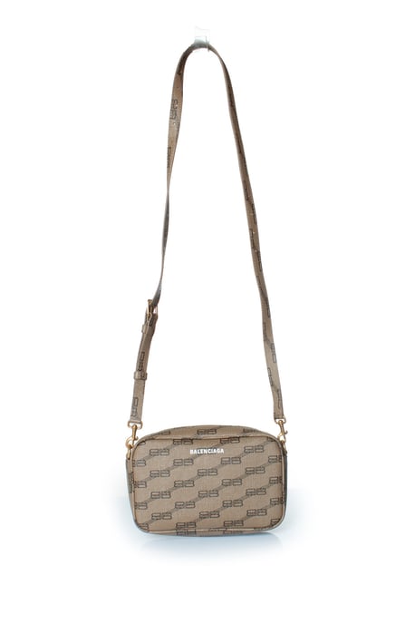 Balenciaga Kameratasche mit BB-Monogramm in Beige - Image 2