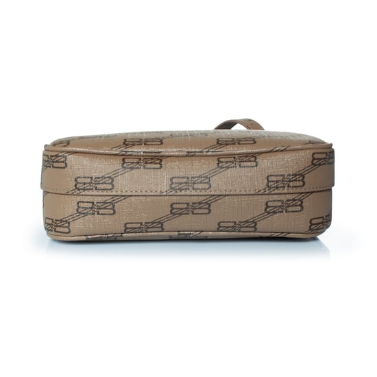 Balenciaga Kameratasche mit BB-Monogramm in Beige - Image 5
