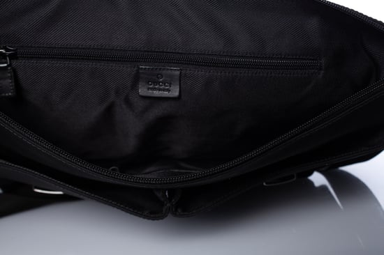 Gucci, schwarze Umhängetasche aus Canvas - Image 5