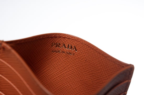 Prada Kartenetui aus Saffiano-Leder in Orange - Image 3