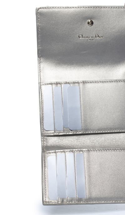 Dior, Goldfarbene Diorama-Geldbörse aus Leder, dreifach faltbar - Image 5