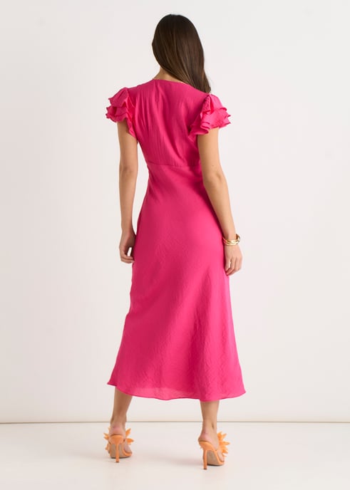 Rosa Midi-Kleid mit V-Ausschnitt, Rüschen und Schrägschnitt - Image 4