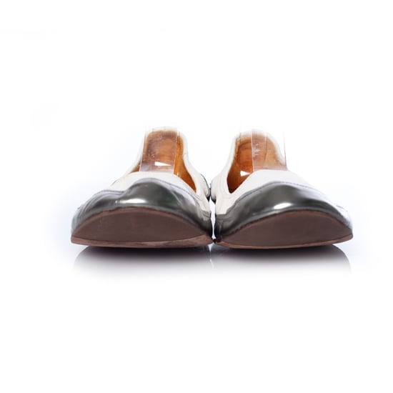Lanvin, Stretch-Ballerina in Weiß und Metallic - Image 3