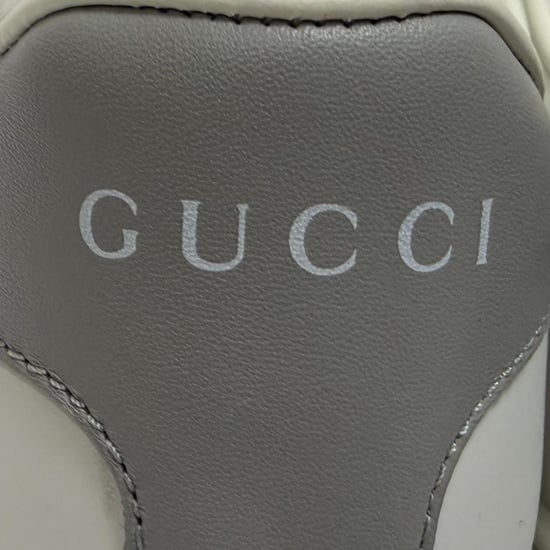 Gucci Interlocking G Perforated Ace Sneakers aus weißem Kalbsleder - Image 4