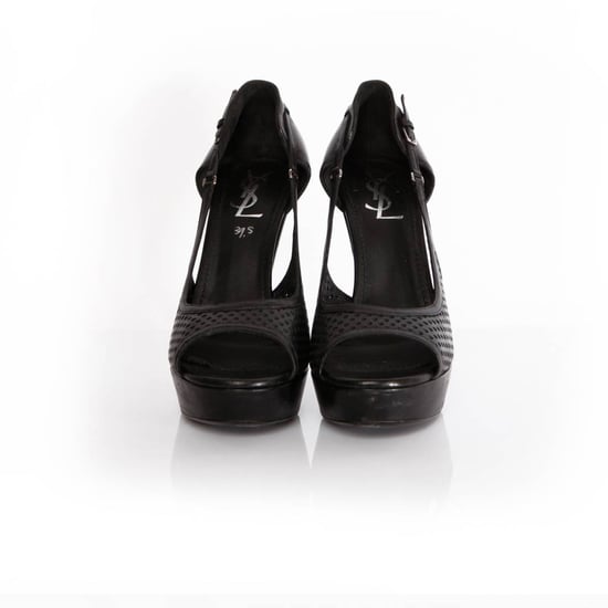 Yves Saint Laurent, schwarze Pumps aus perforiertem Leder. - Image 5