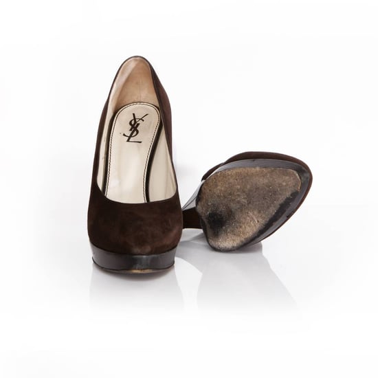 Yves Saint Laurent, Wildlederpumps mit architektonischem Absatz - Image 6