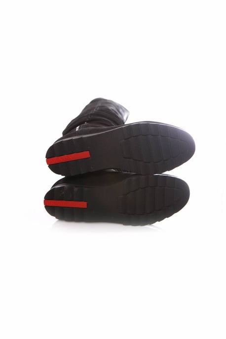 Prada, schwarze, lange Lederstiefel mit Knittereffekt. - Image 6