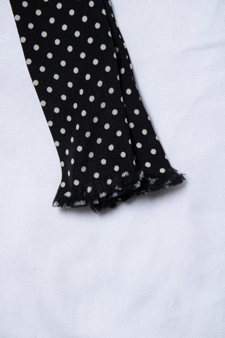 Saint Laurent, schmaler schwarzer Seidenschal mit Punkten - Image 3