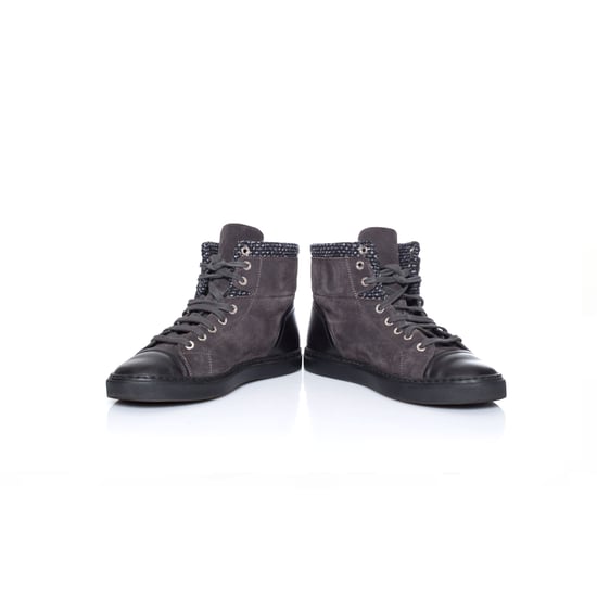 Chanel, hohe Tennis-Sneaker mit CC-Logo und Tweed - Image 6